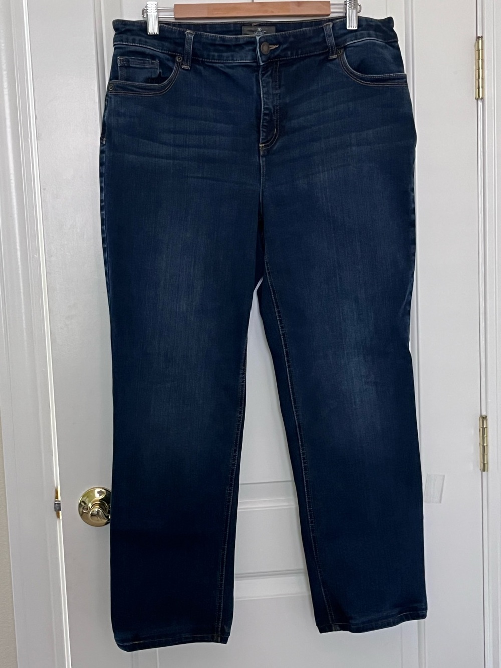 Chico’s So Lifting Dark wash blue denim Straight-Leg Jeans size 2.5 14/16